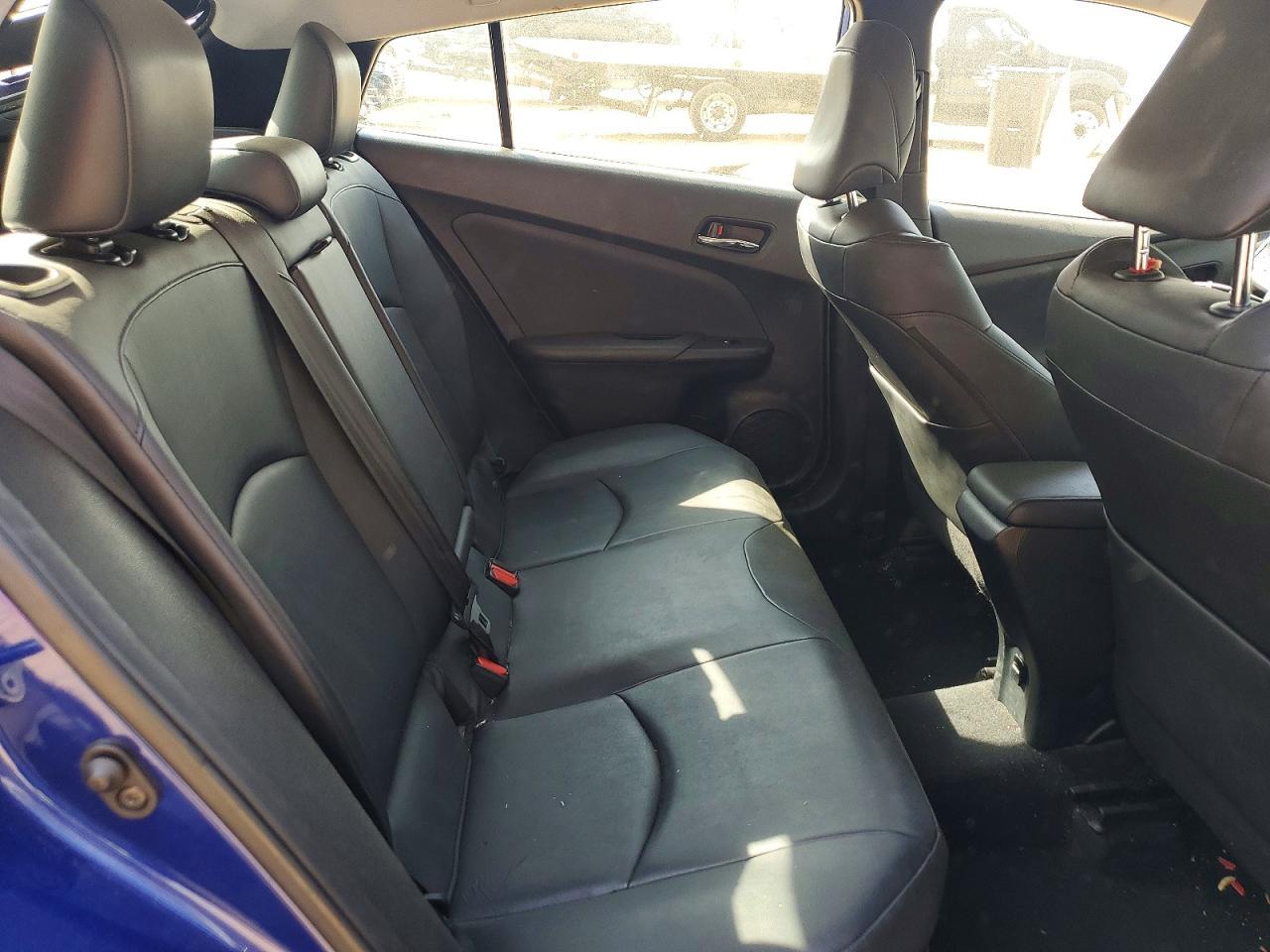 2016 TOYOTA PRIUS