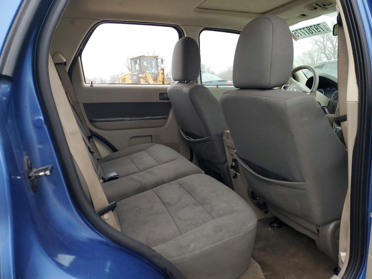 2010 FORD ESCAPE