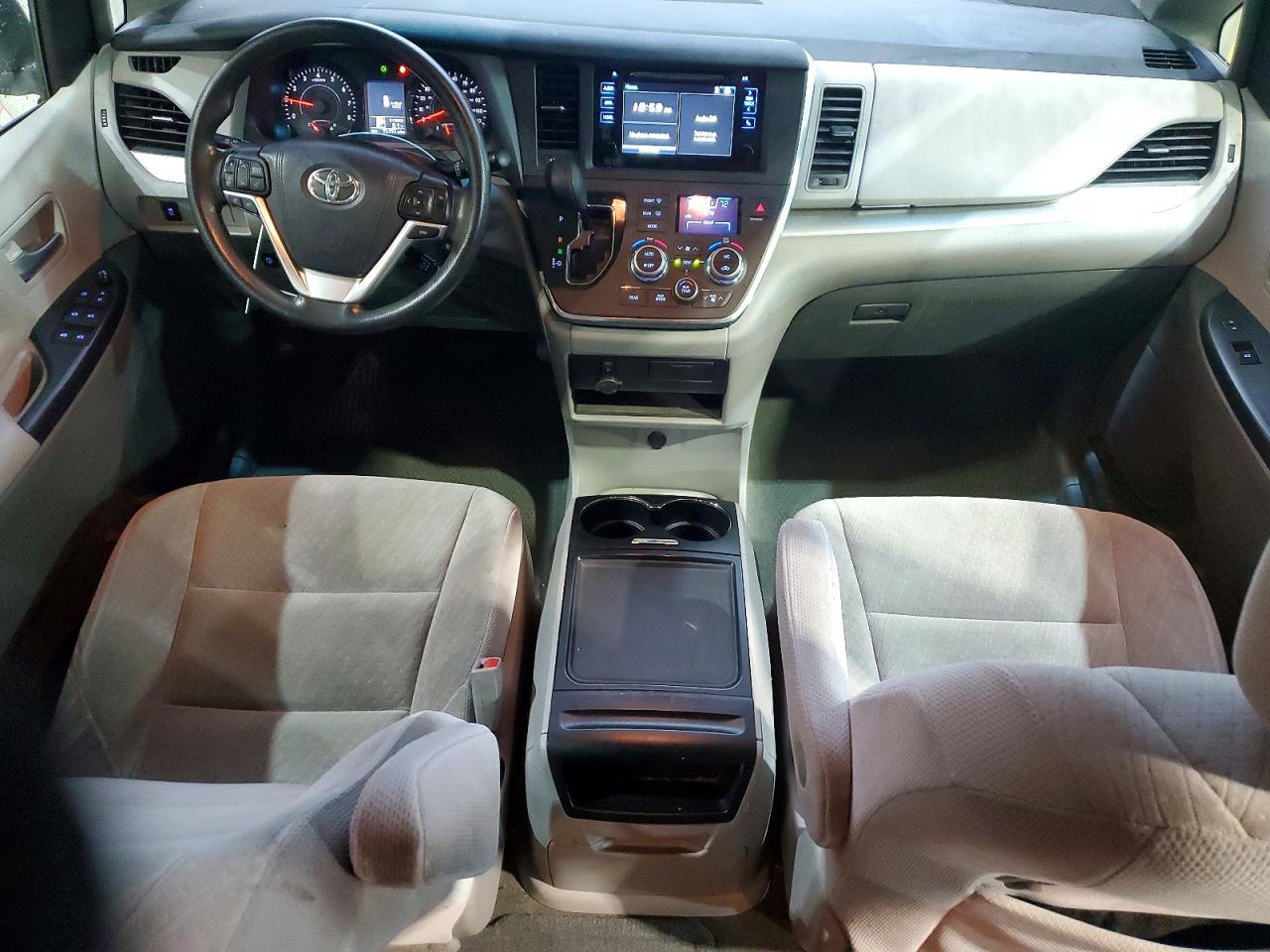 2017 TOYOTA SIENNA