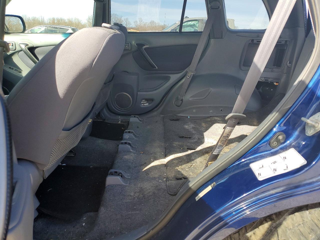 2001 TOYOTA RAV4