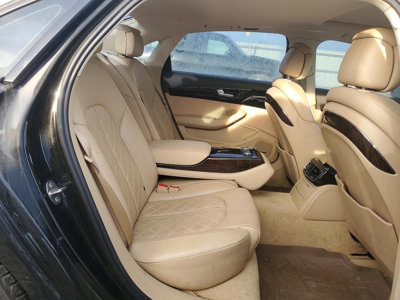 2013 AUDI A8