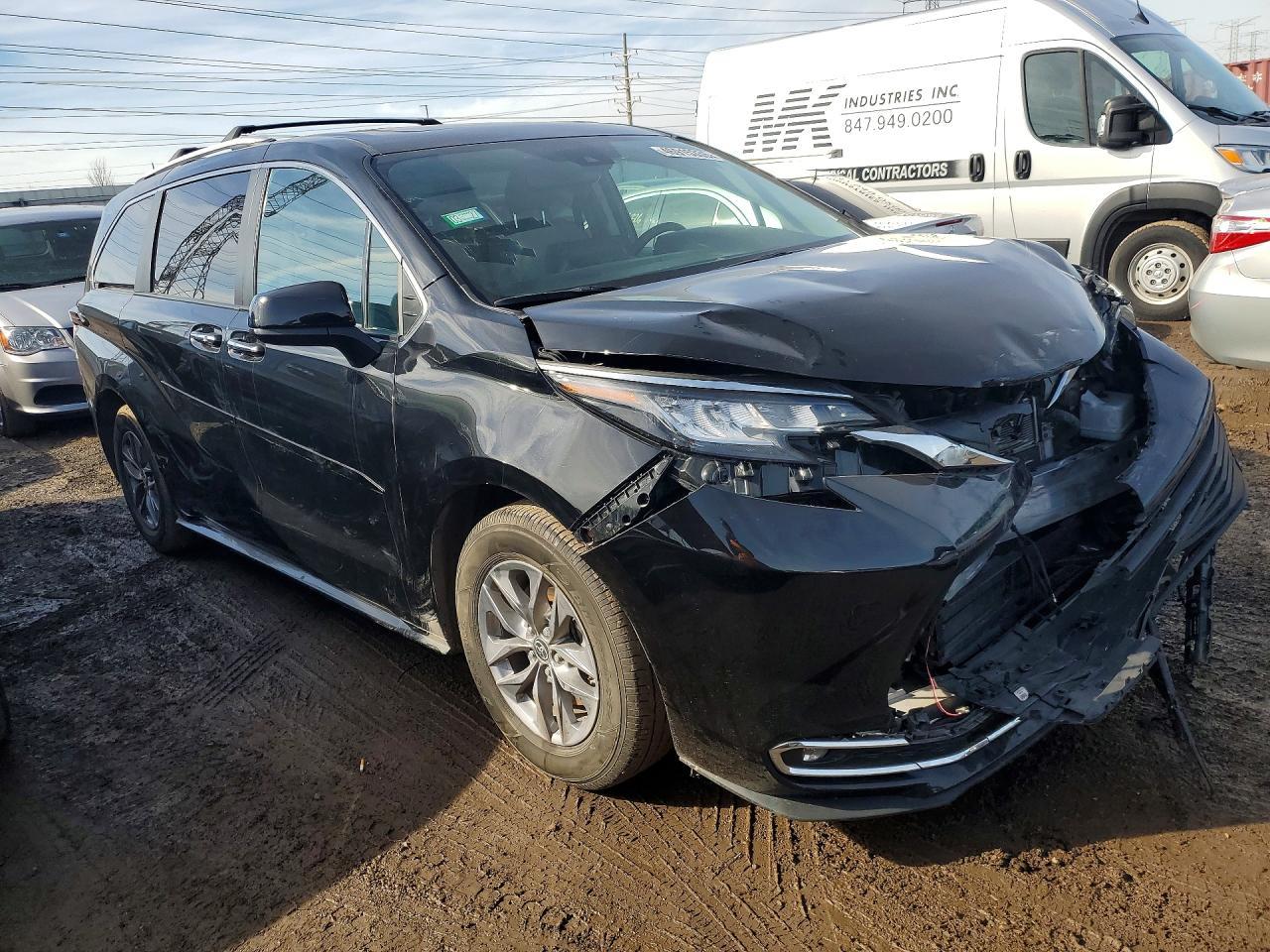 2023 TOYOTA SIENNA