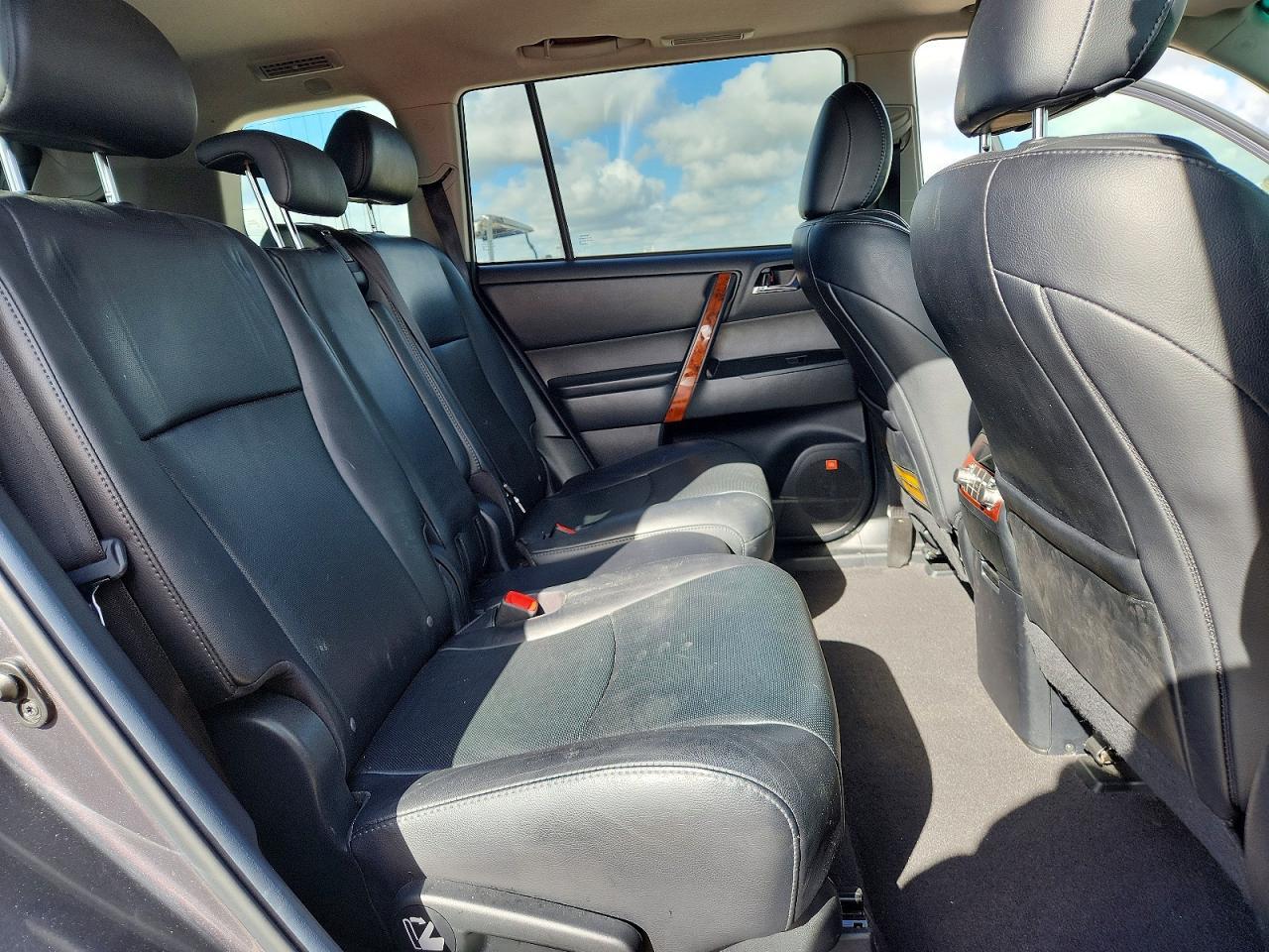 2012 TOYOTA HIGHLANDER
