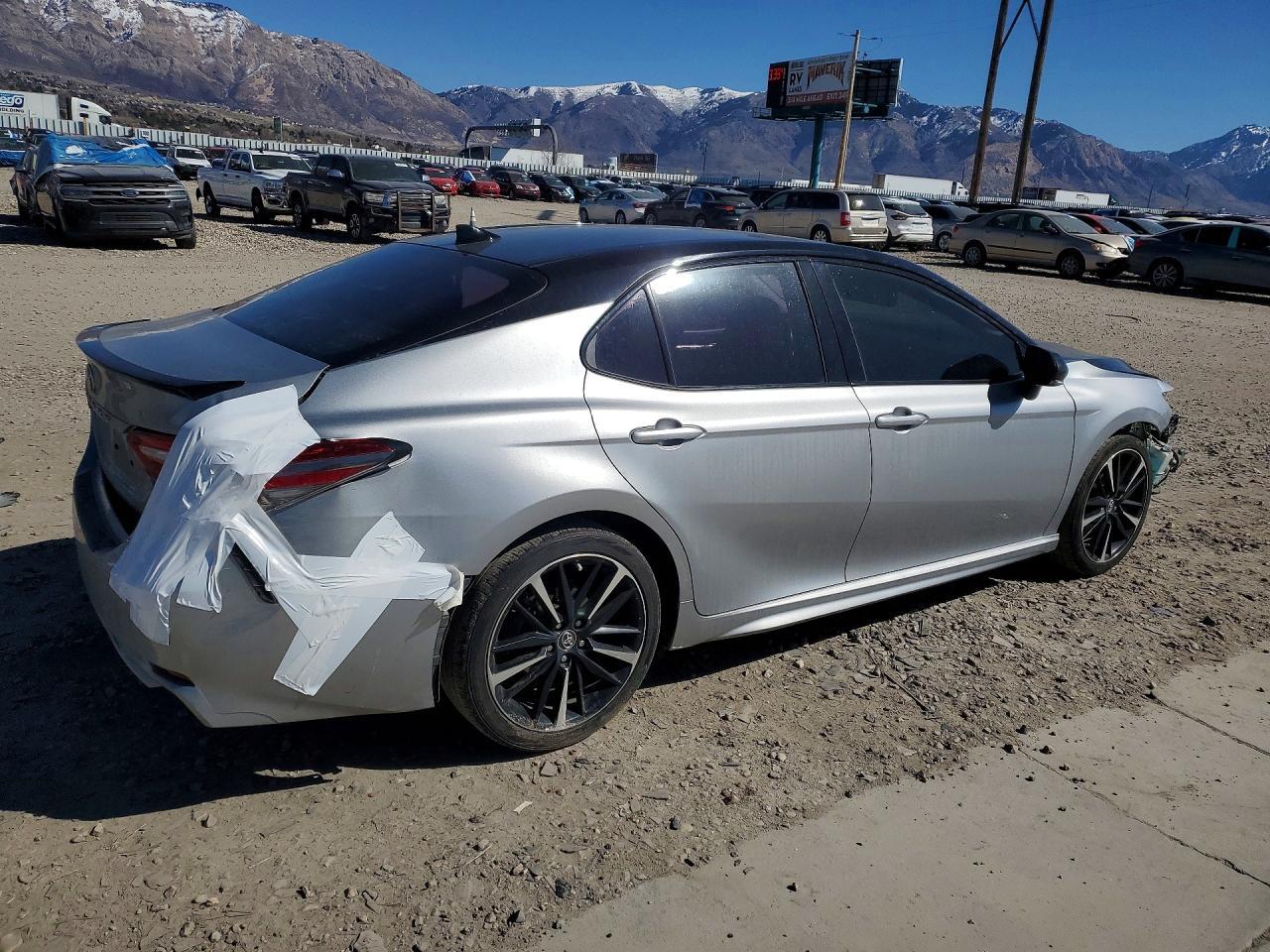 2019 TOYOTA CAMRY