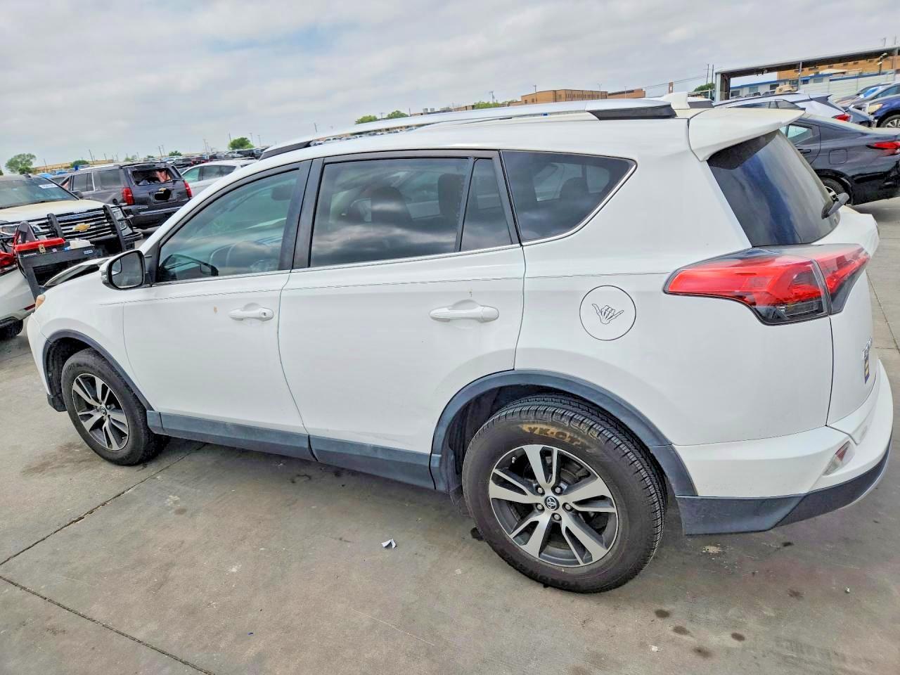 2016 TOYOTA RAV4