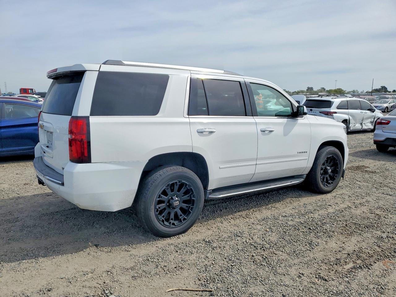 2017 CHEVROLET Tahoe