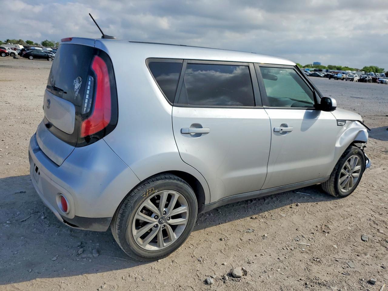 2017 KIA SOUL
