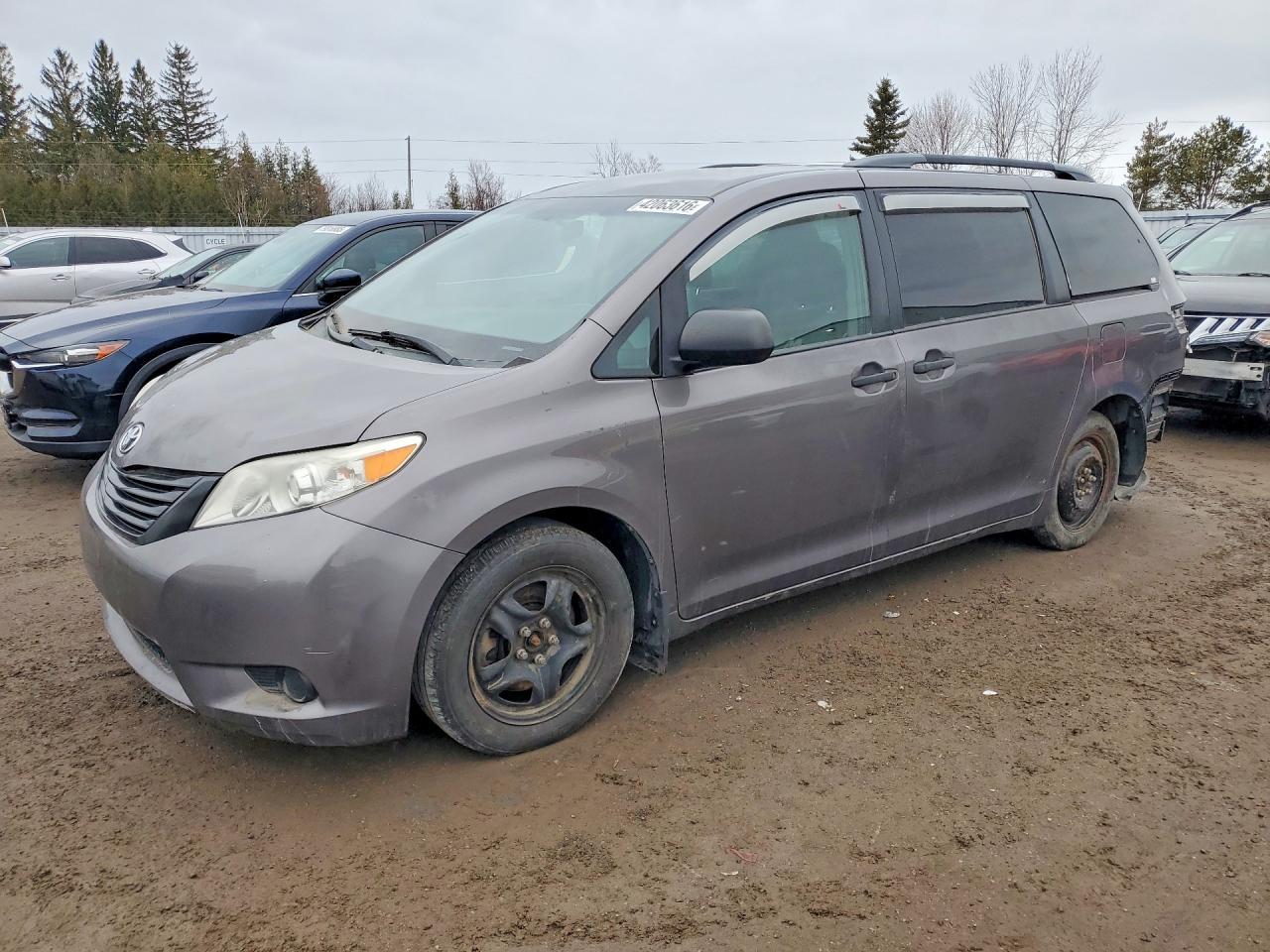 2015 TOYOTA SIENNA