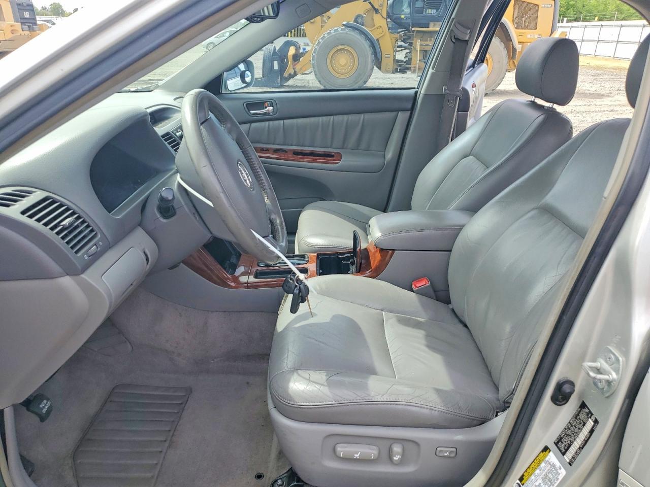 2005 MAZDA Camry