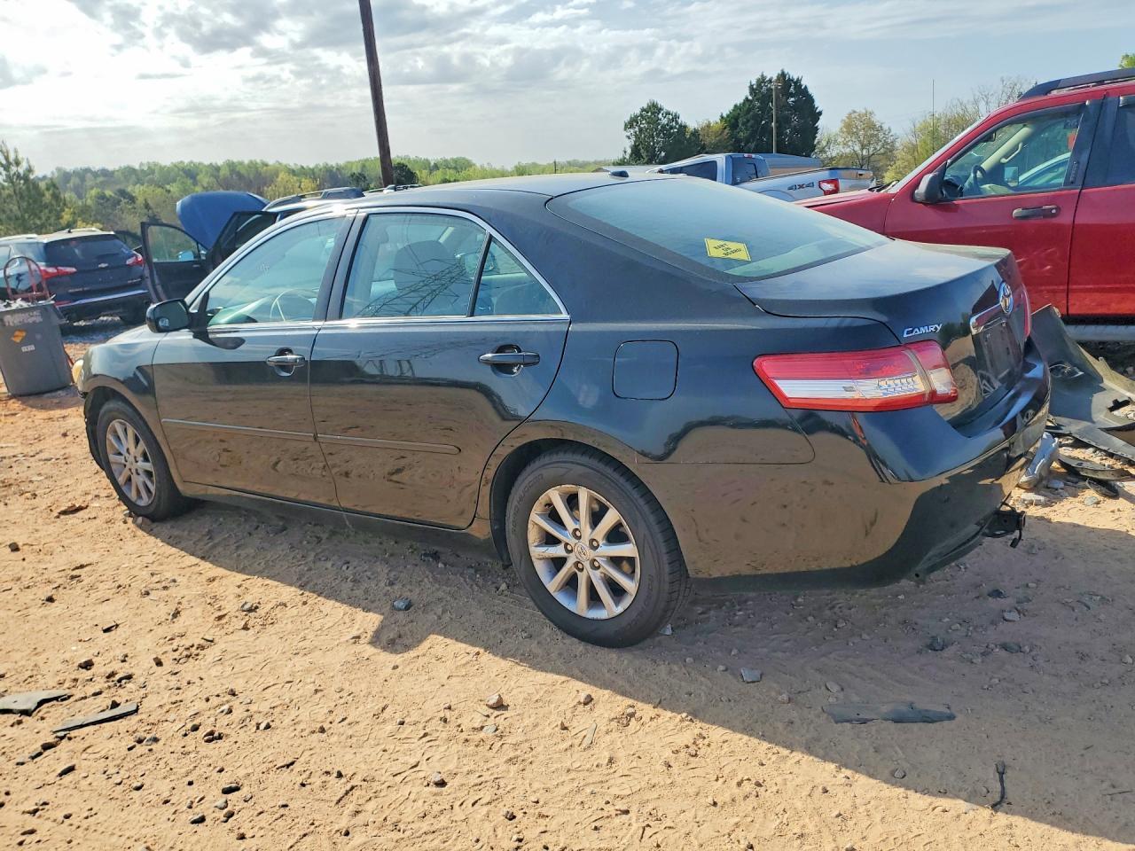 2011 TOYOTA CAMRY