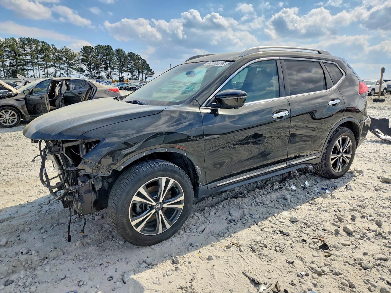 2017 NISSAN ROGUE