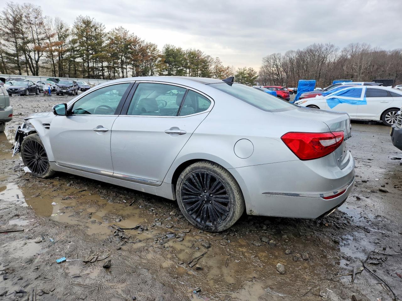 2016 KIA Cadenza