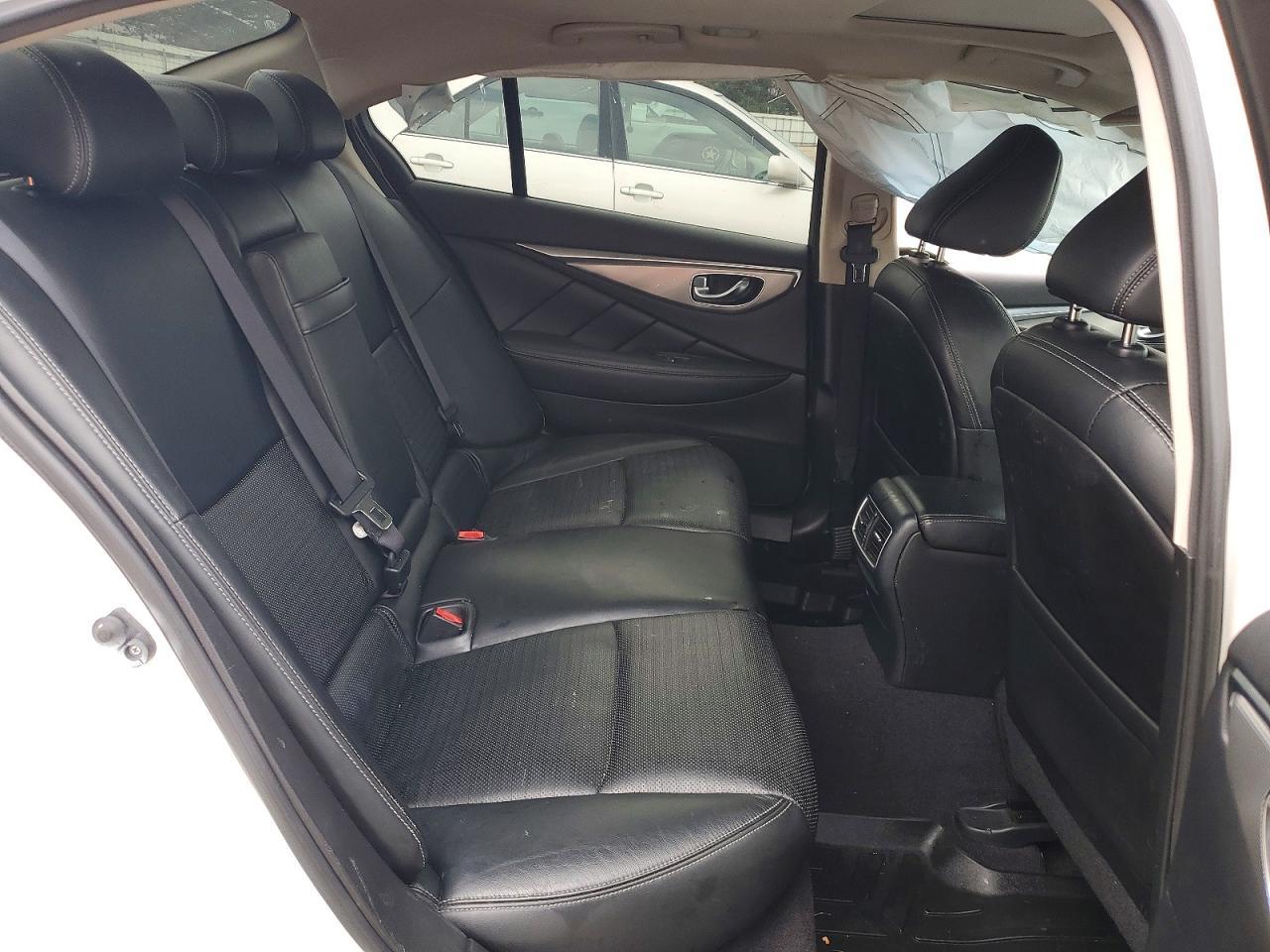 2016 INFINITI Q50