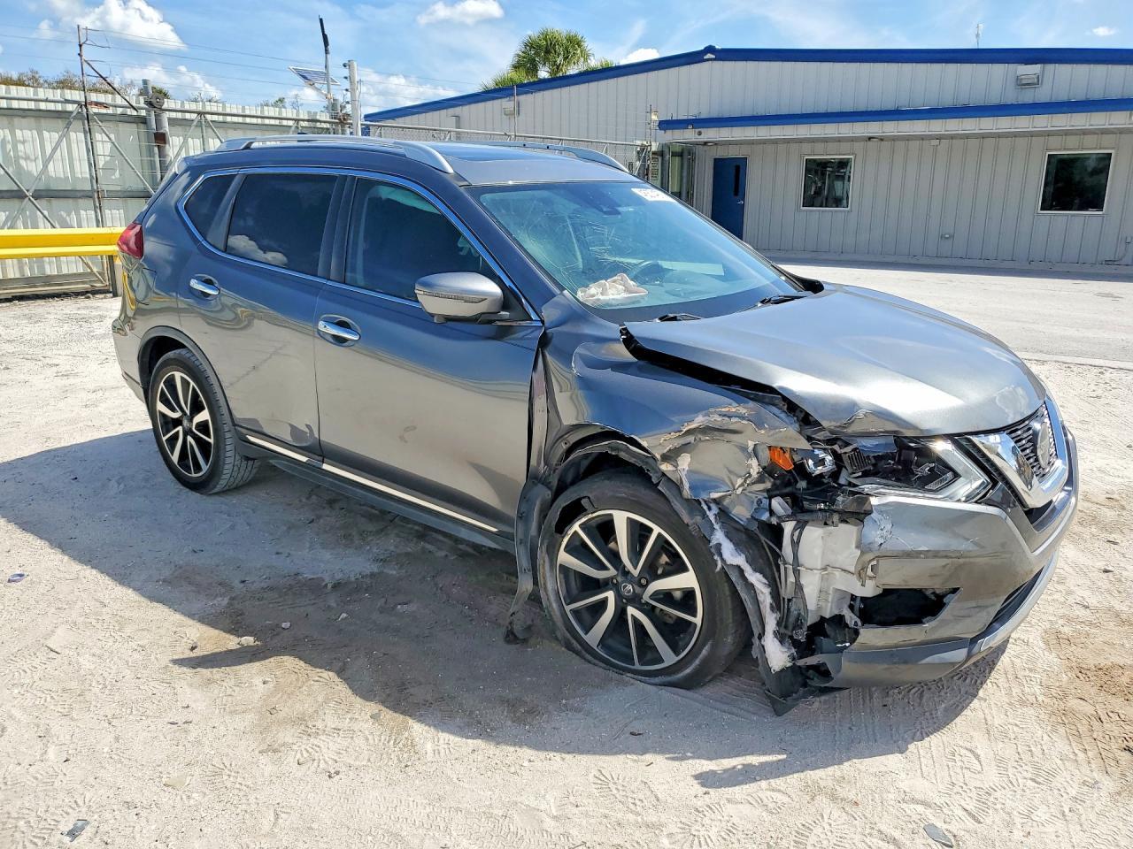 2018 NISSAN ROGUE