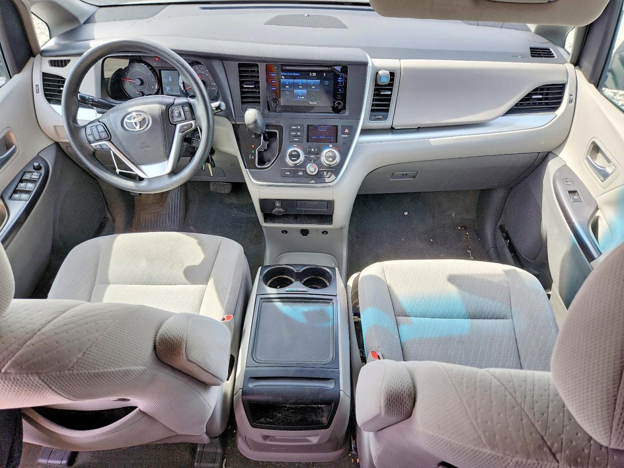 2017 TOYOTA SIENNA