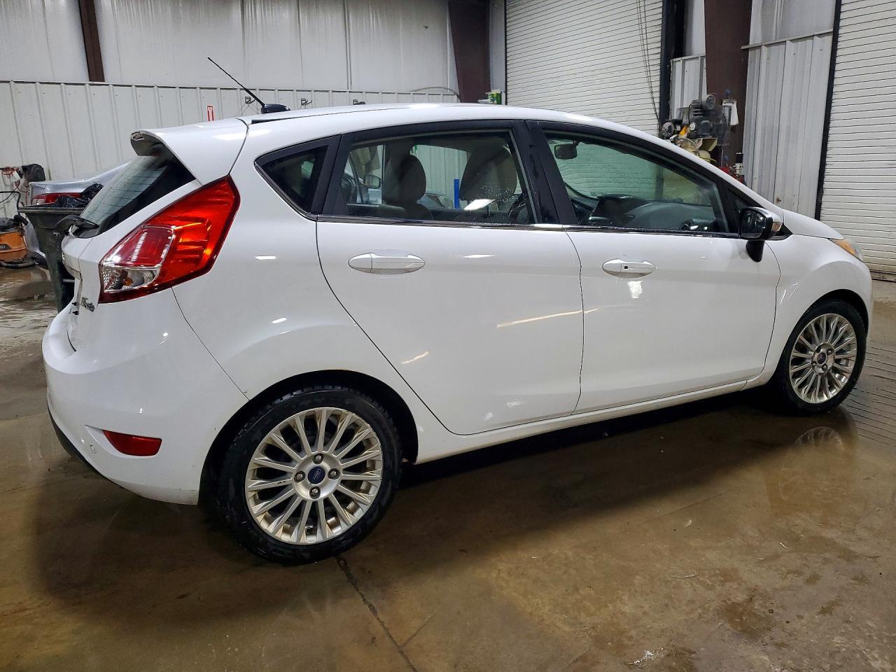 2014 FORD Fiesta