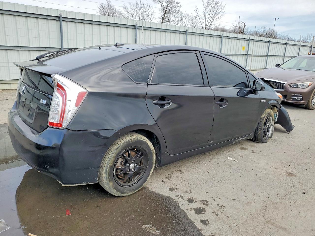 2013 TOYOTA PRIUS