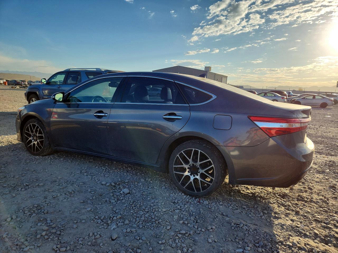 2013 TOYOTA Avalon