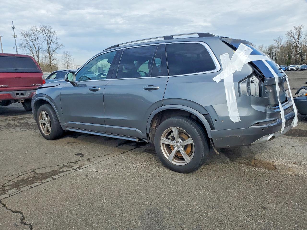2019 VOLVO XC90