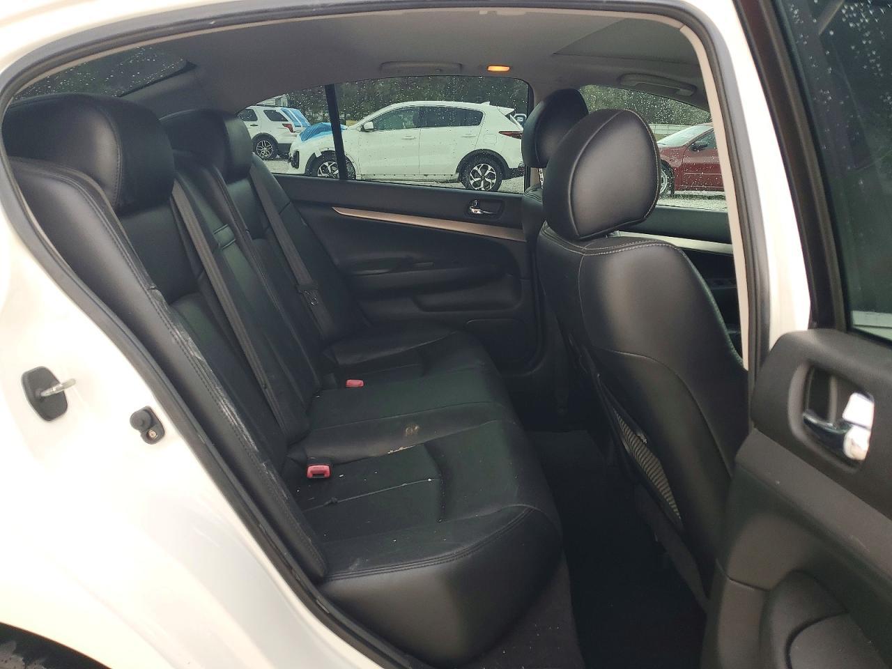 2013 INFINITI G37
