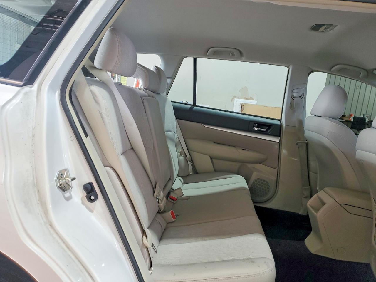 2014 SUBARU Outback
