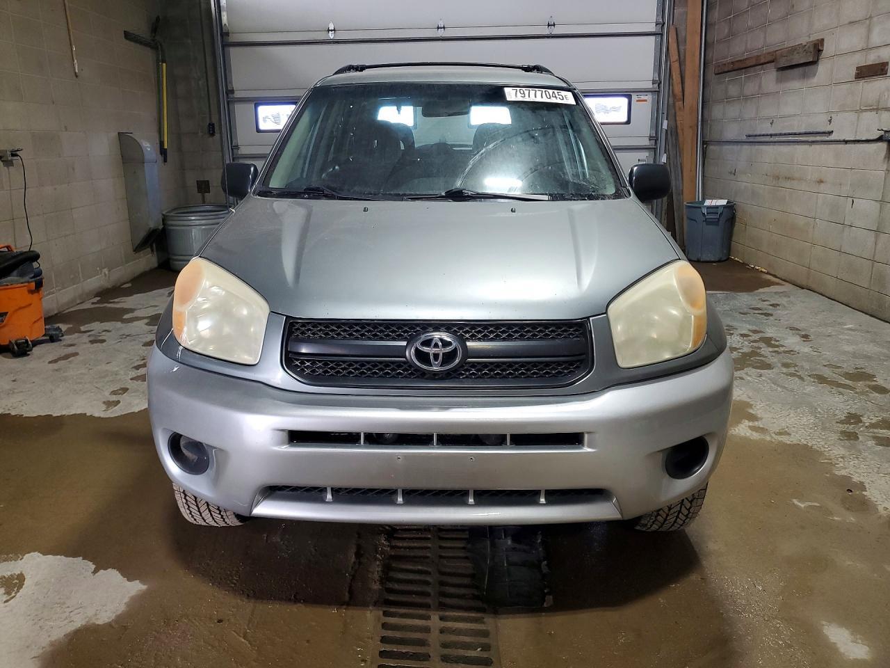 2004 TOYOTA RAV4