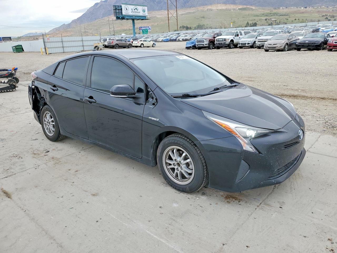 2016 TOYOTA Prius c