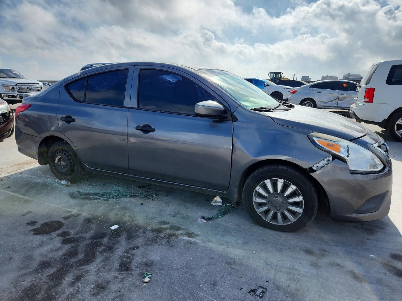 2016 NISSAN VERSA