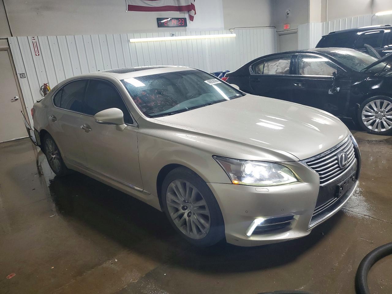 2013 LEXUS LS 460