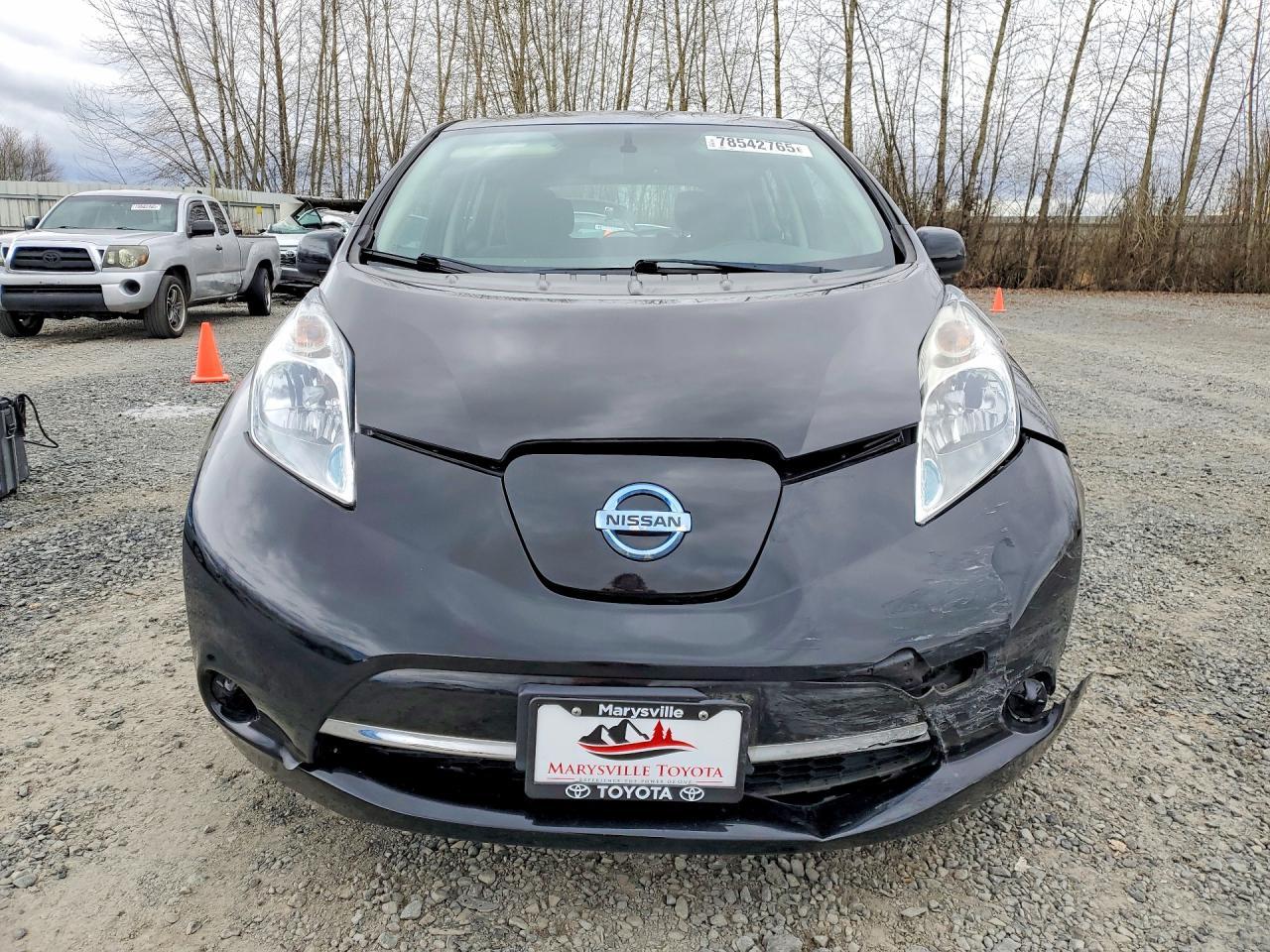 2015 NISSAN LEAF