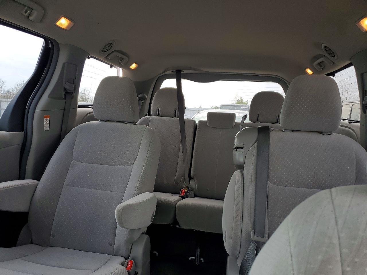 2017 TOYOTA SIENNA