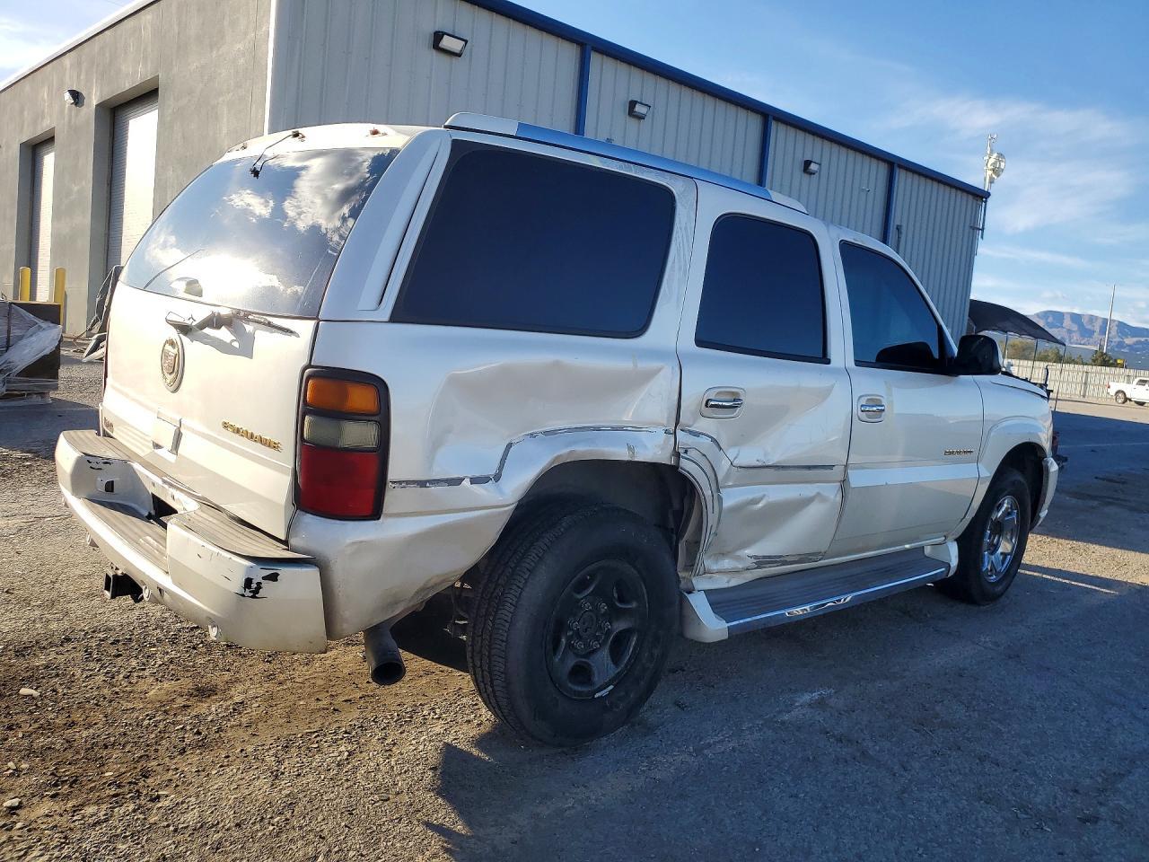 2005 CADILLAC ESCALADE