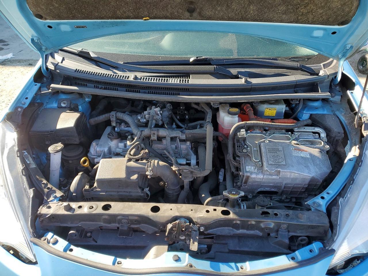 2015 TOYOTA Prius c