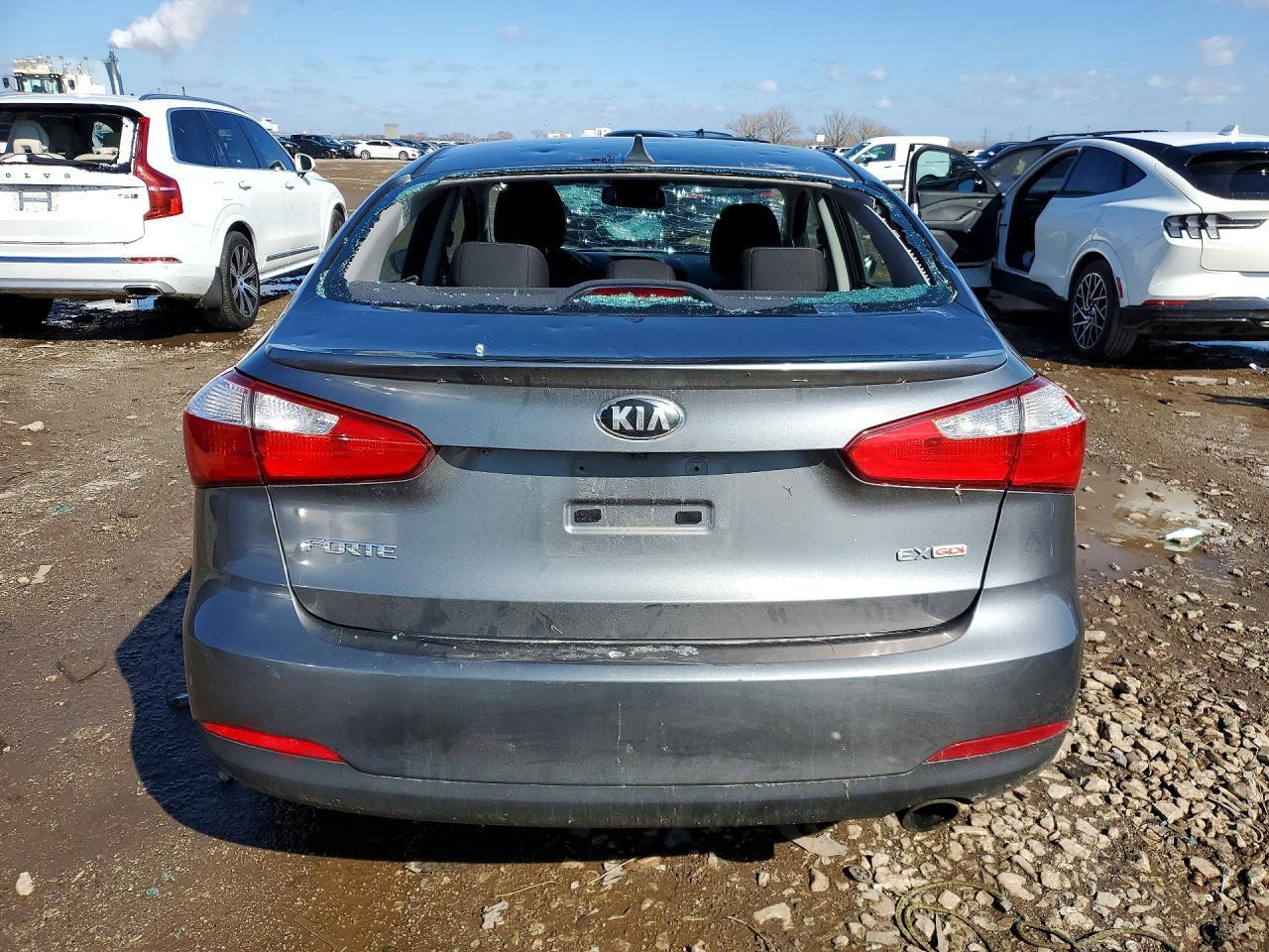 2016 KIA FORTE