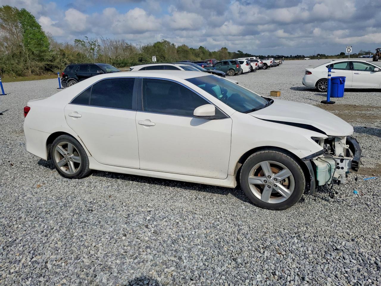 2014 TOYOTA CAMRY
