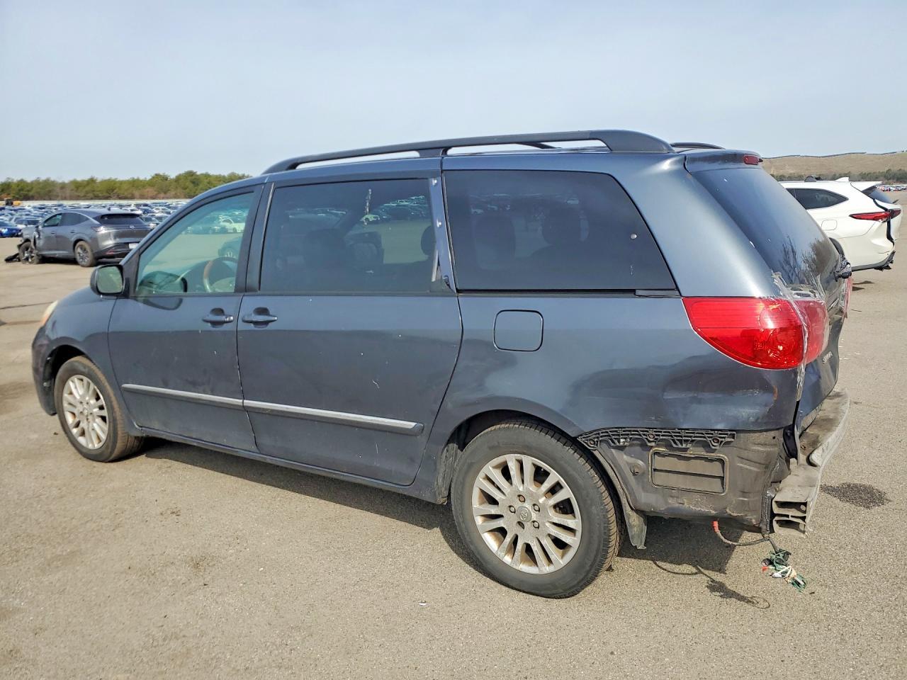 2008 TOYOTA SIENNA