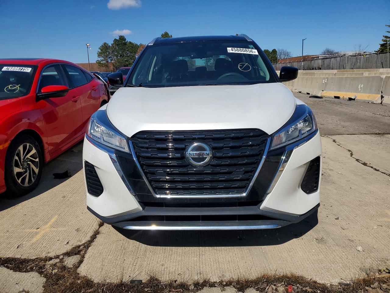 2021 NISSAN KICKS