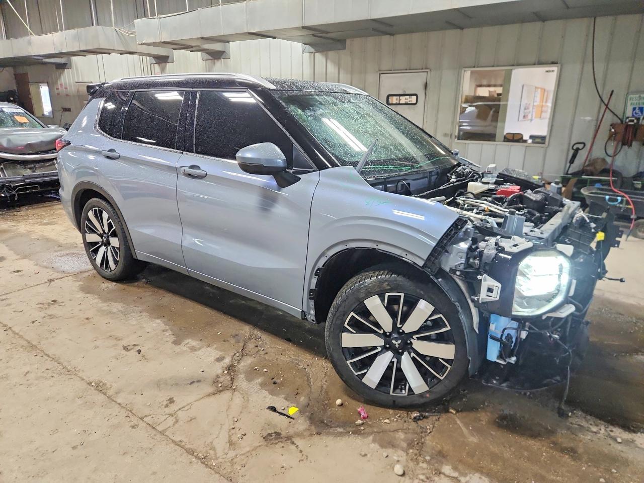 2025 MITSUBISHI outlander