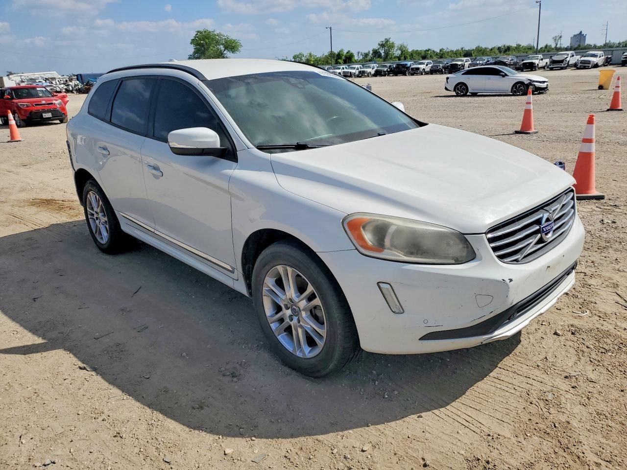 2015 VOLVO XC60
