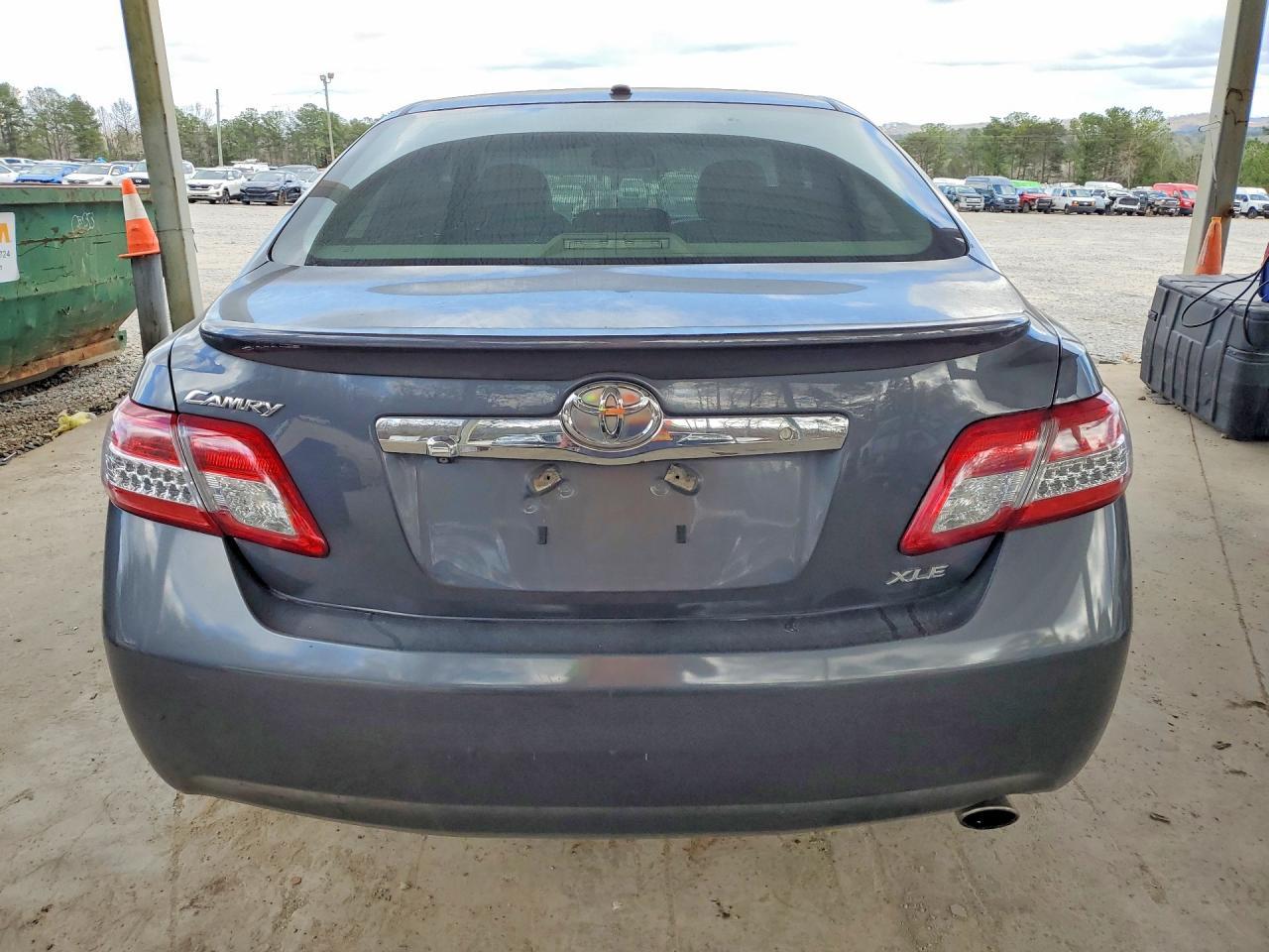 2011 TOYOTA CAMRY
