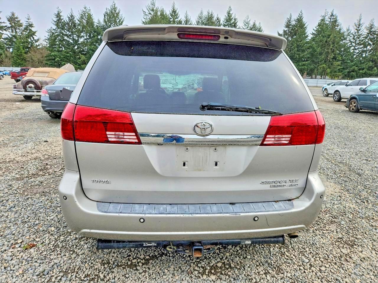 2005 TOYOTA SIENNA