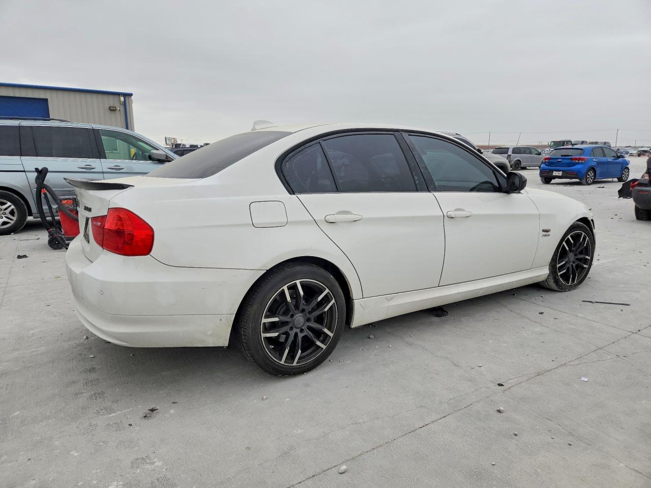 2011 BMW 3 SERIES