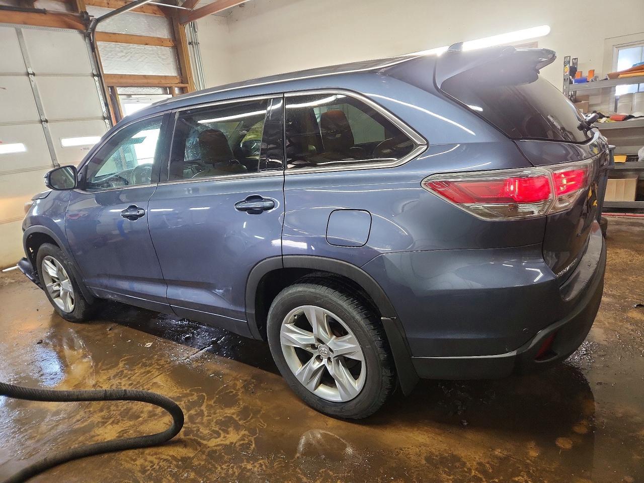 2015 TOYOTA HIGHLANDER