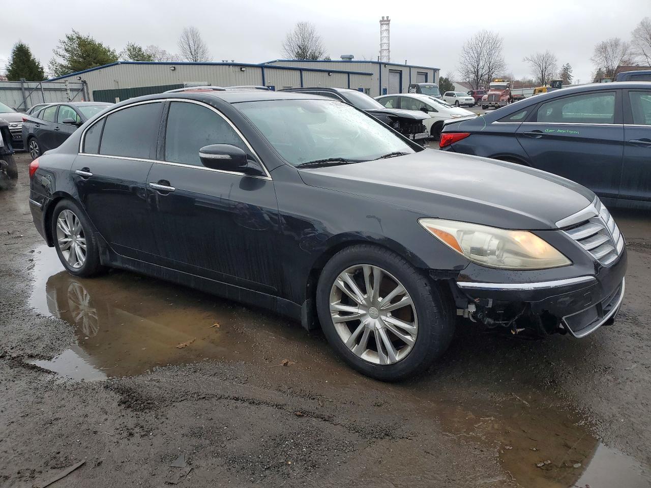 2013 HYUNDAI GENESIS