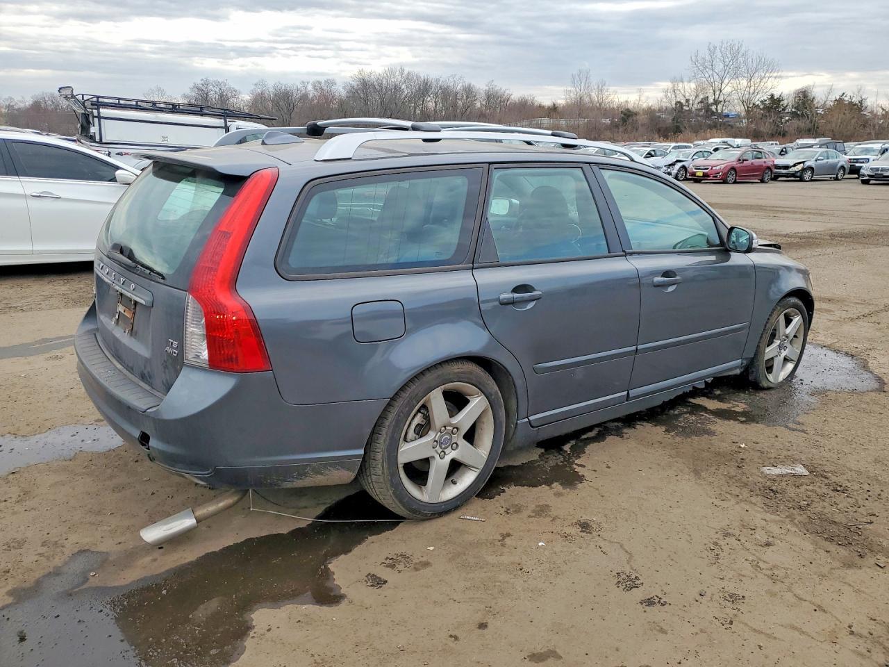 2009 VOLVO V50