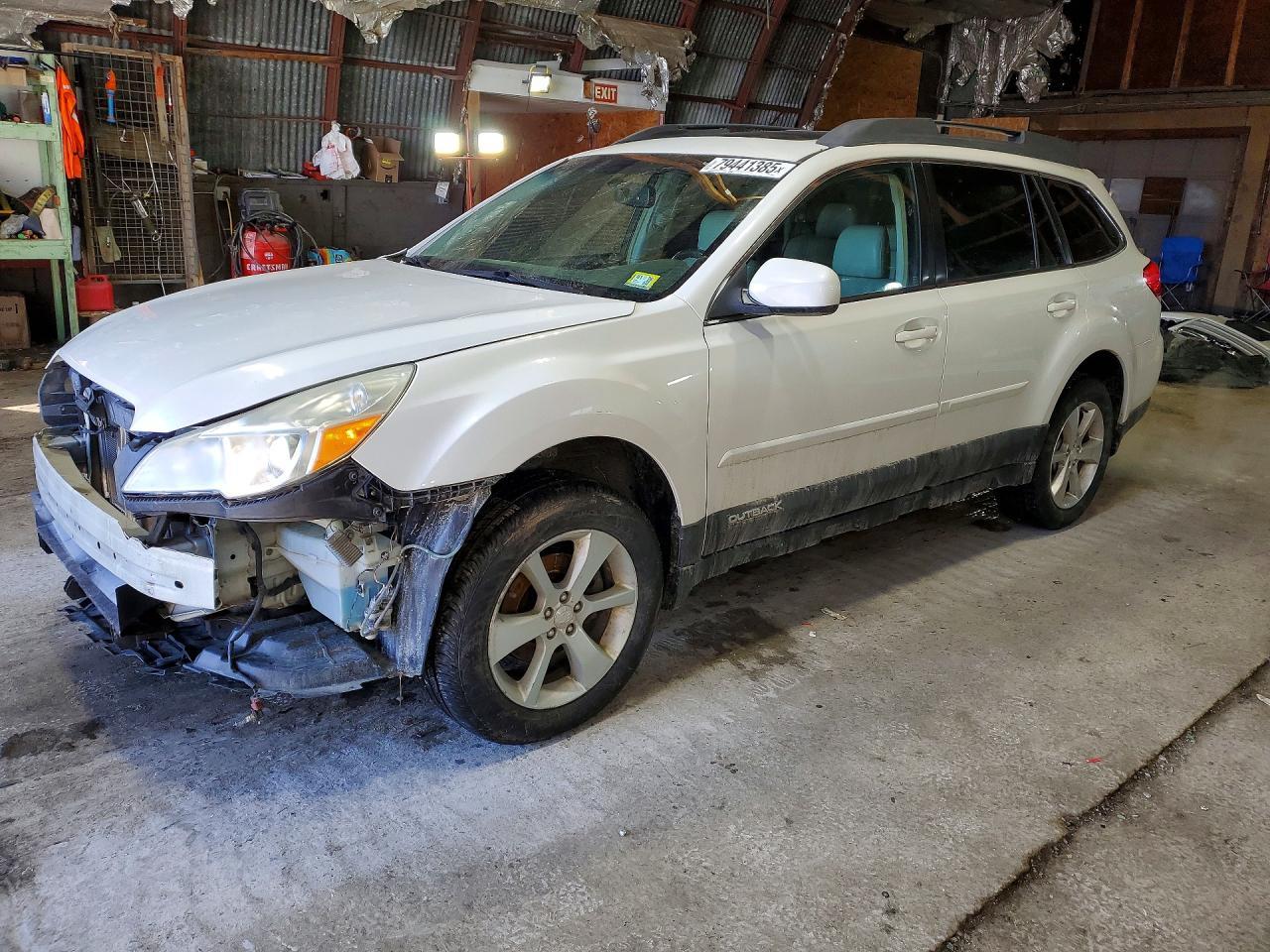 2013 SUBARU Outback