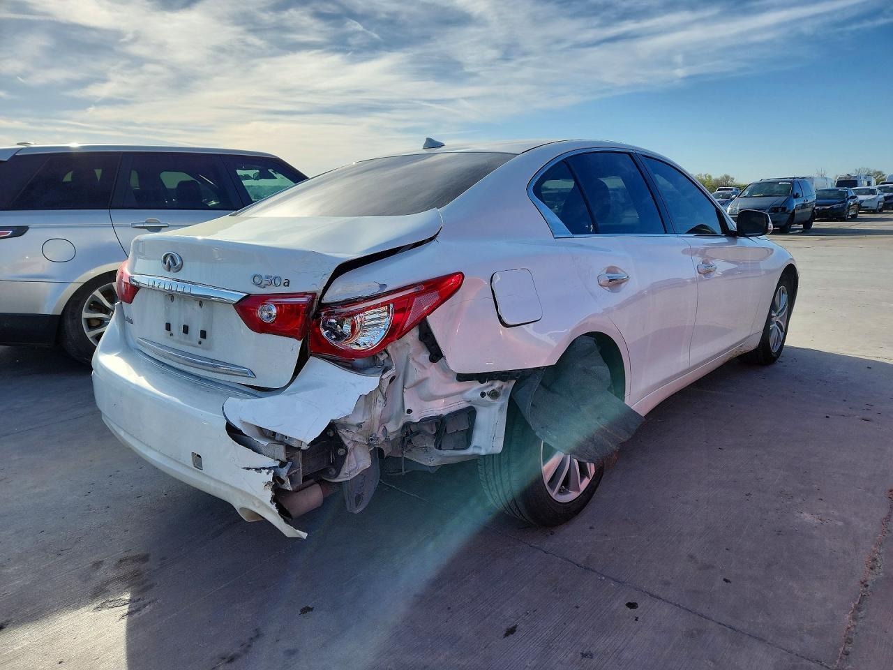 2015 INFINITI Q50