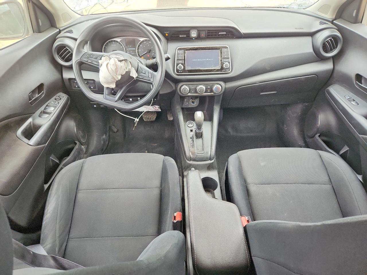 2024 NISSAN KICKS