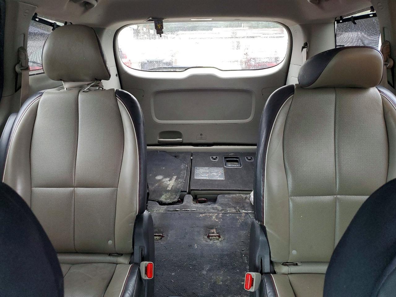 2016 KIA SEDONA
