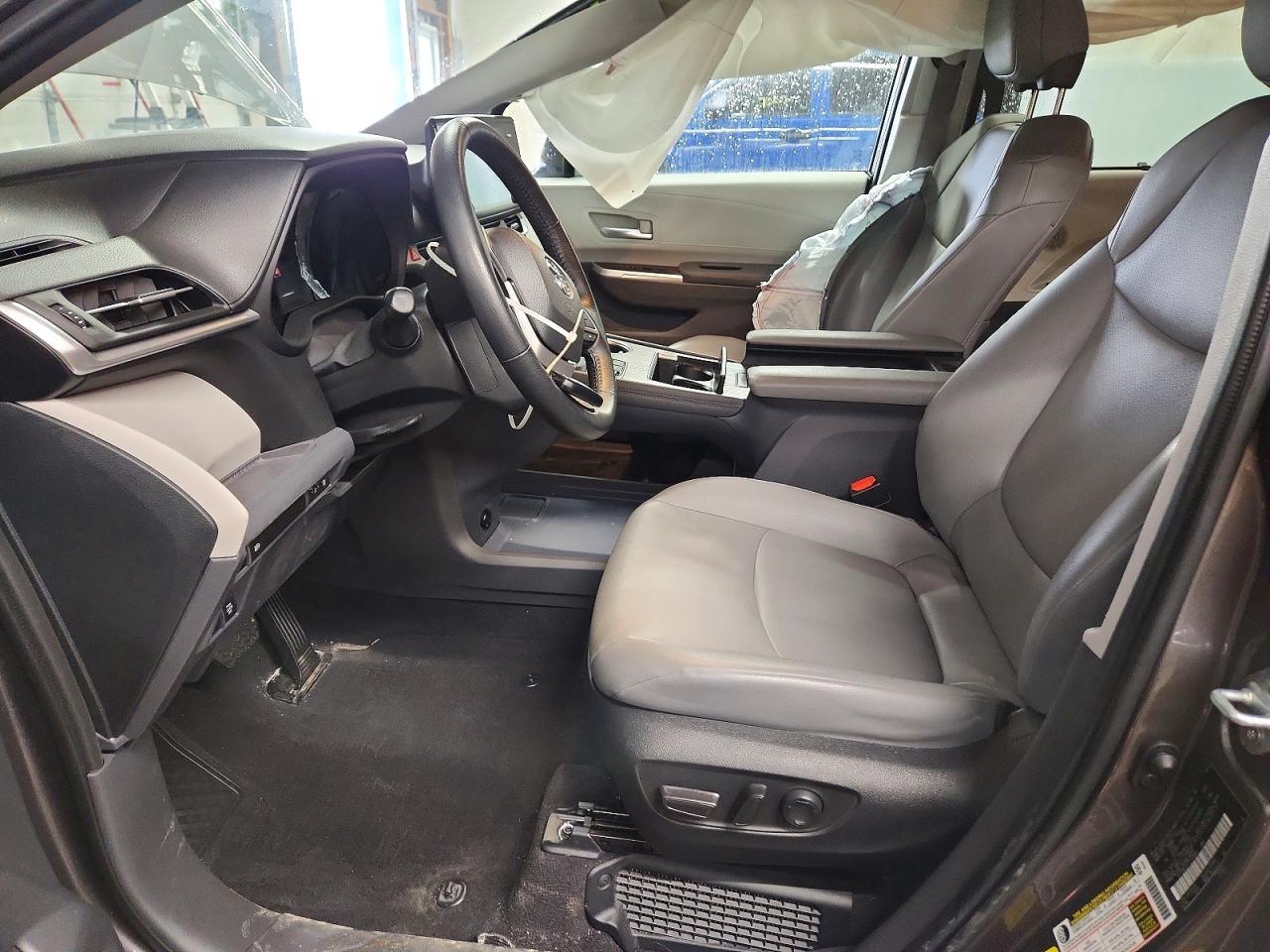 2023 TOYOTA SIENNA
